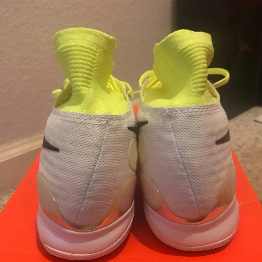 Nike Tennis Air Zoom Ultrafly HC QS Shoes